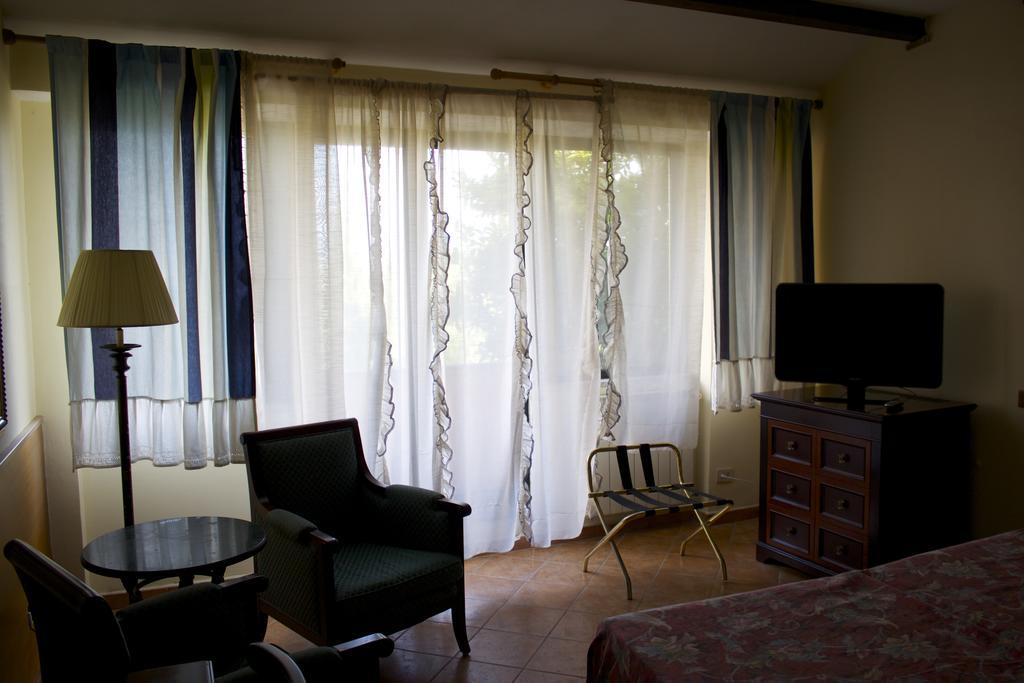 Hotel Antico Residence Roma Monterosi Exterior photo