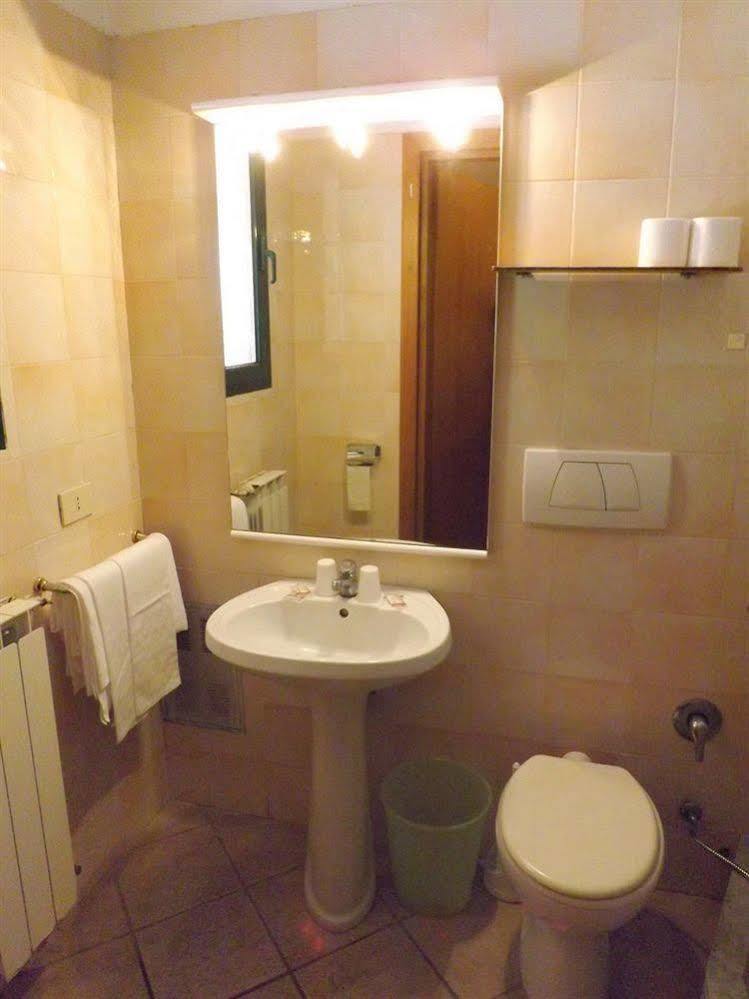 Hotel Antico Residence Roma Monterosi Exterior photo